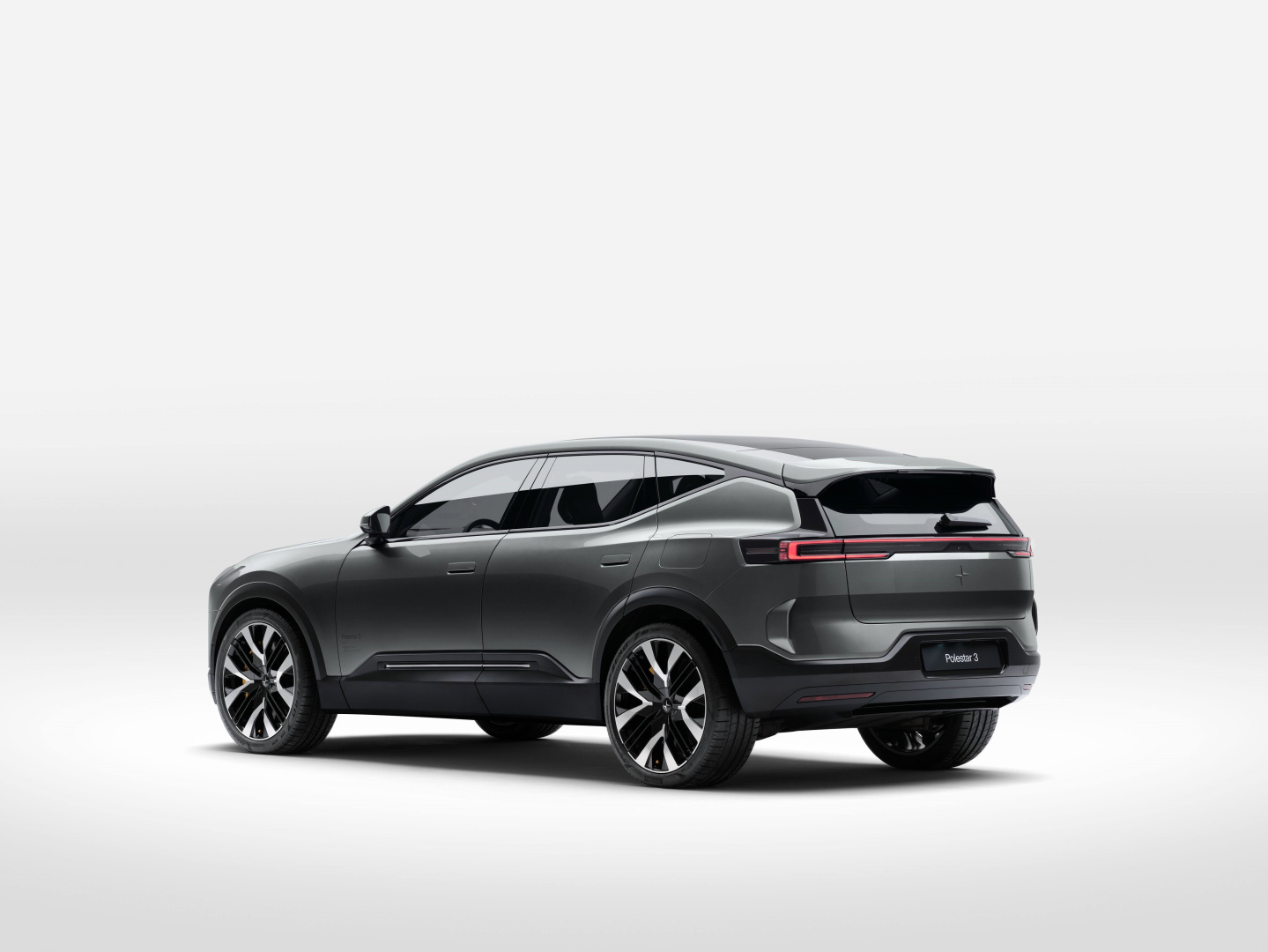 SMALL_693765_20251001_Polestar_3_Model_Year_2026